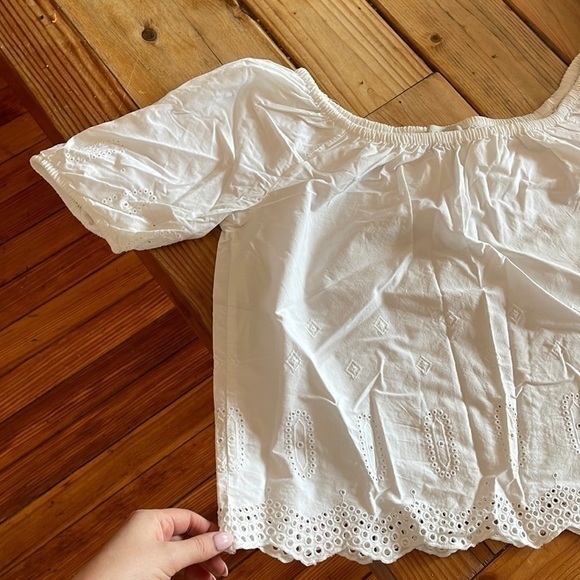 LOFT Tops - Short Sleeve Off the Shoulder White Eyelet 100% Cotton Loft Top - small petite🐚